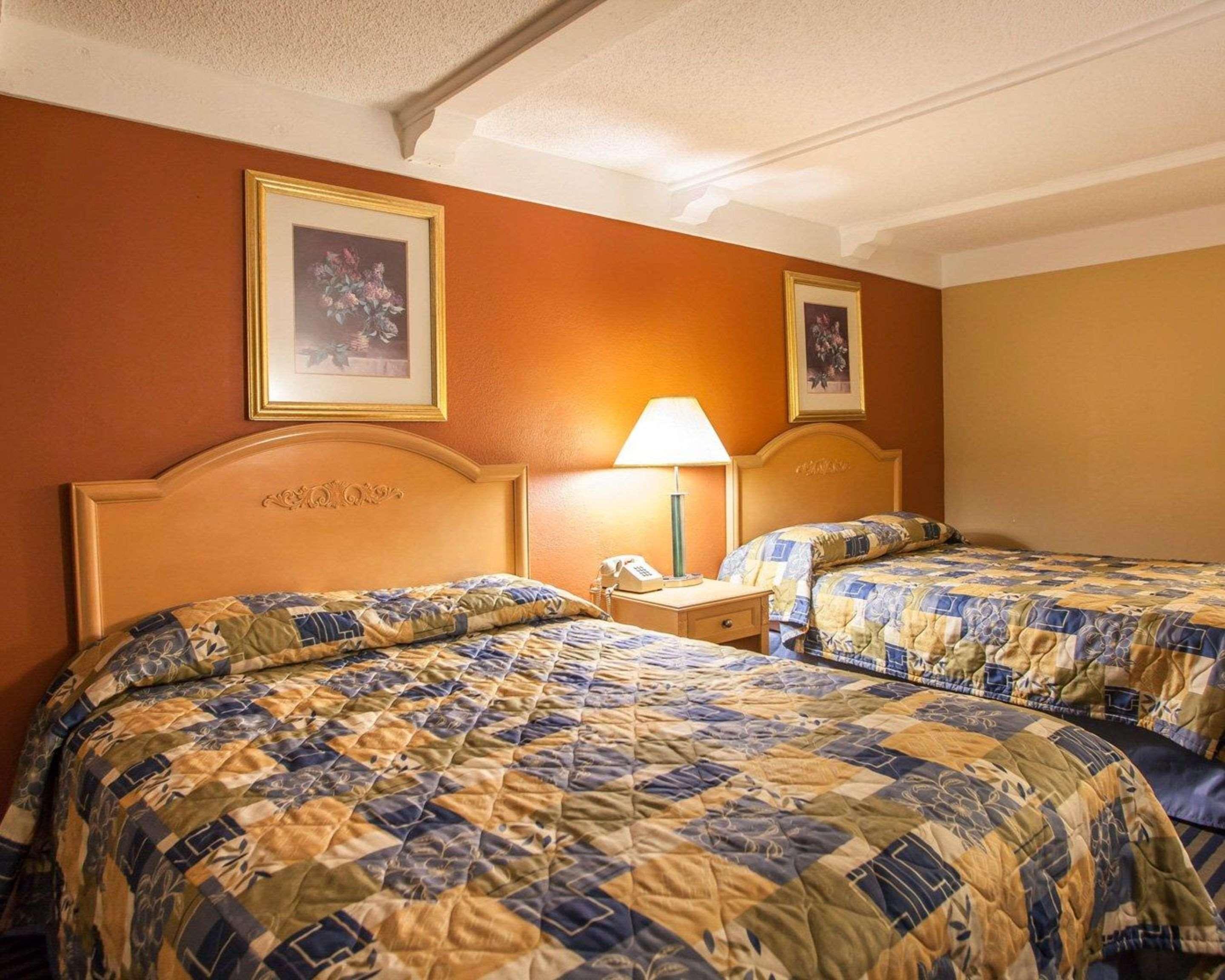 Relax Inn Saint Charles Экстерьер фото