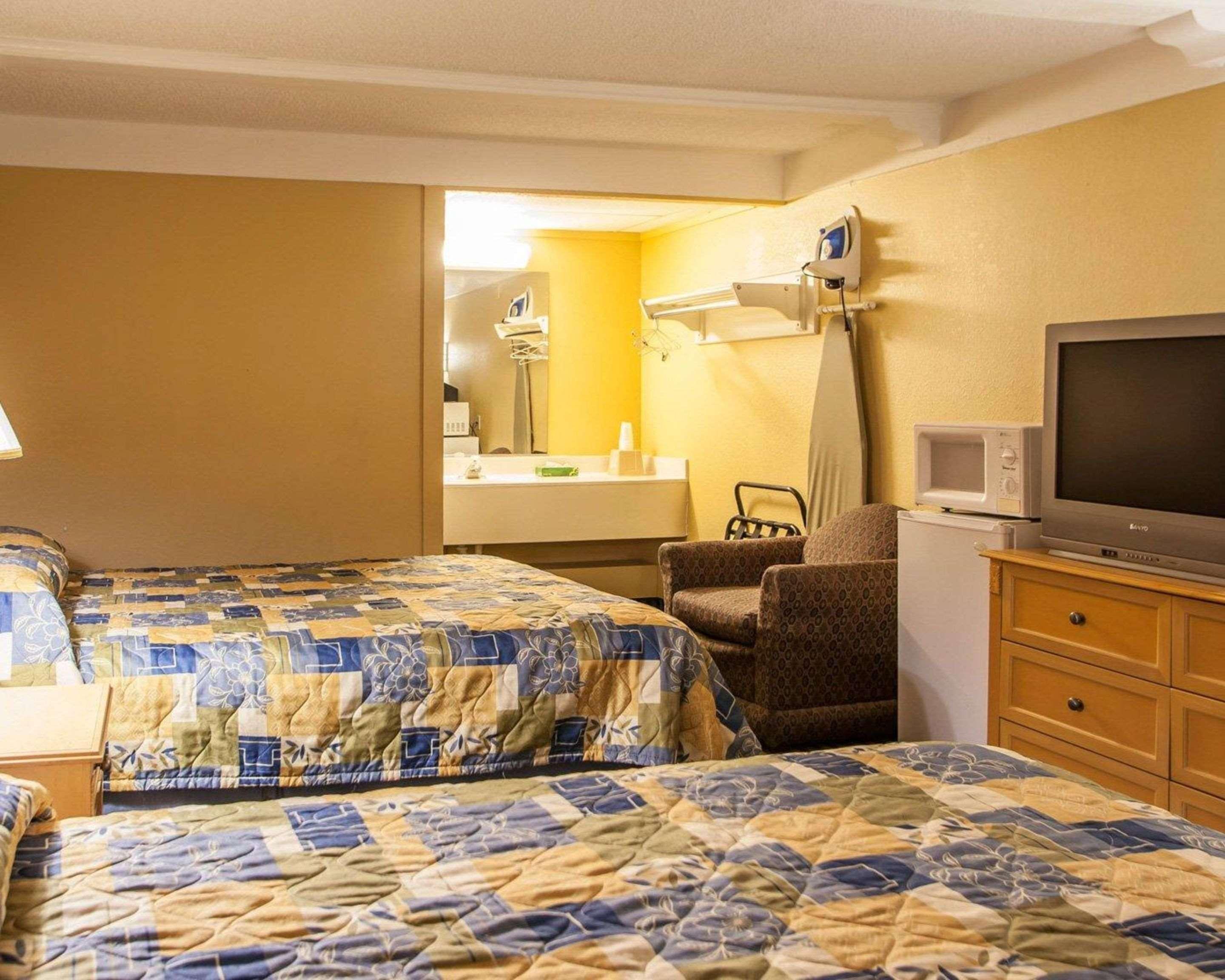 Relax Inn Saint Charles Экстерьер фото