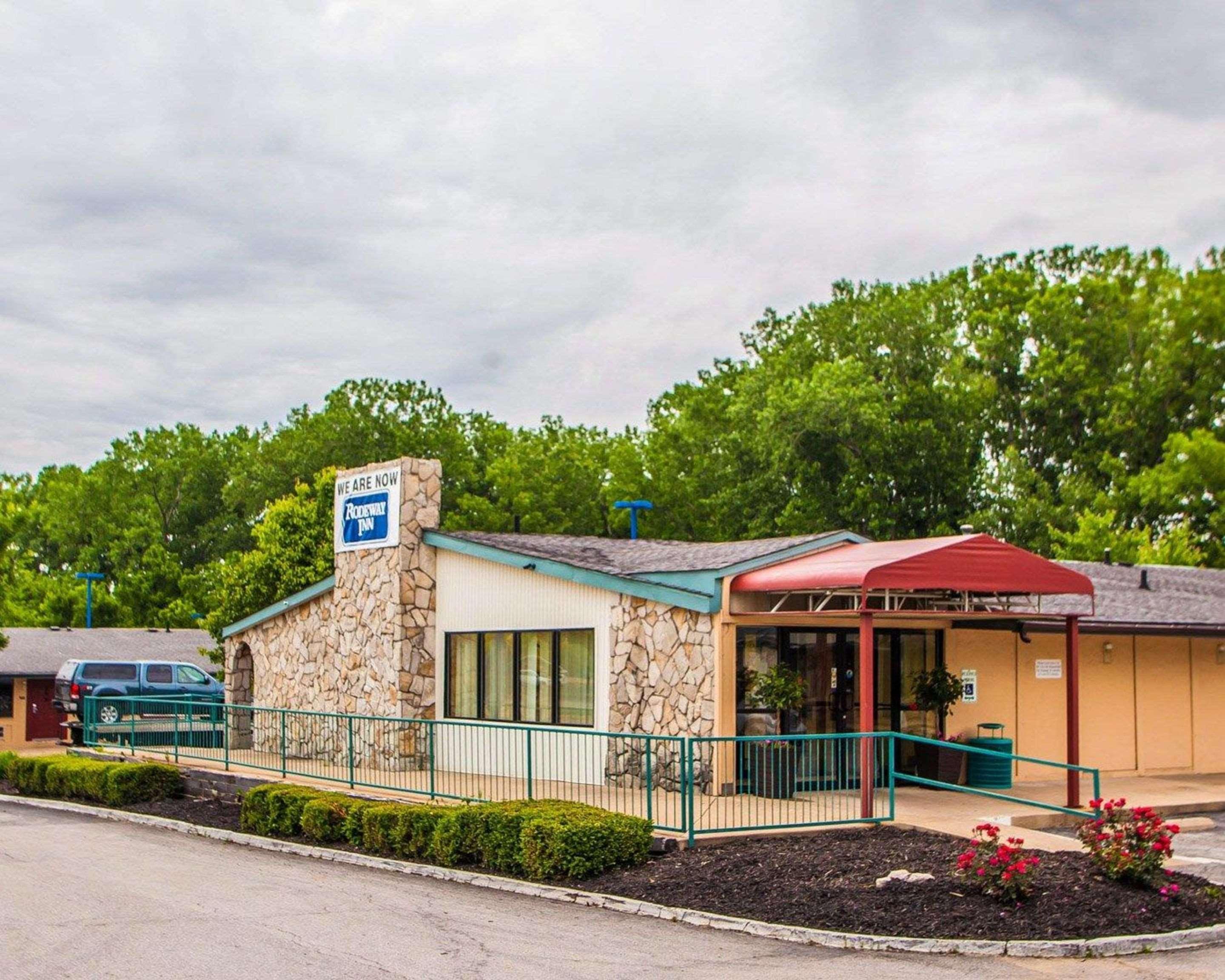 Relax Inn Saint Charles Экстерьер фото