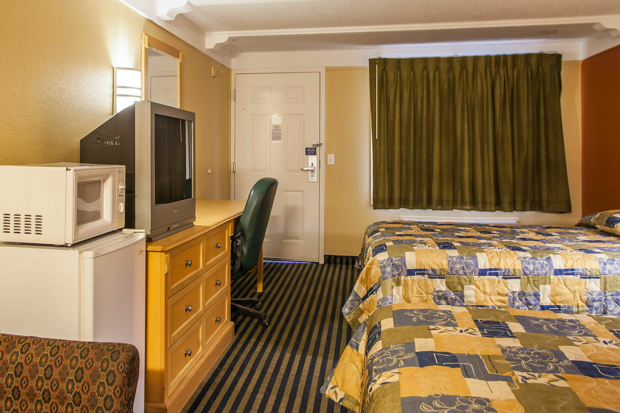 Relax Inn Saint Charles Экстерьер фото